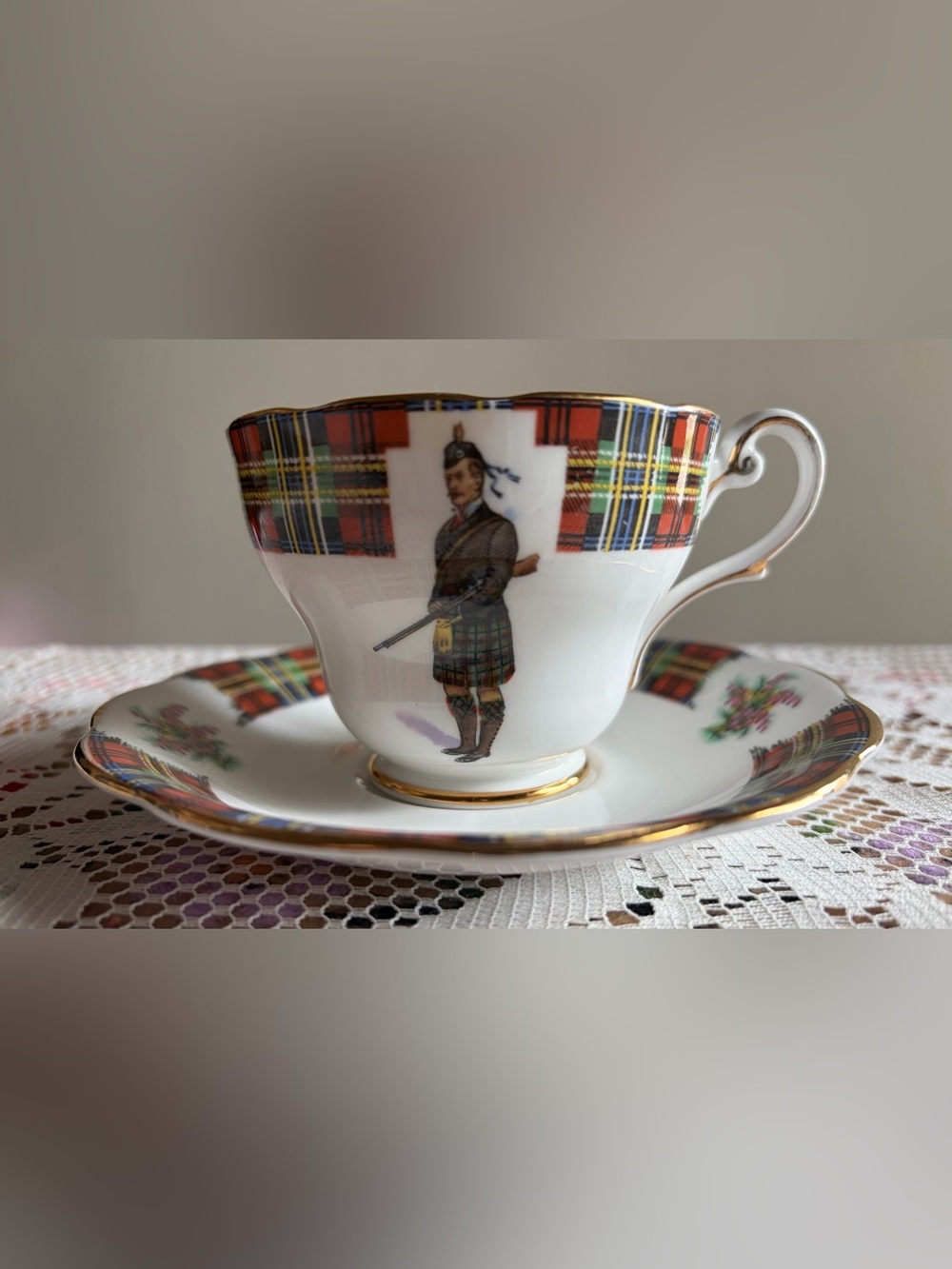 🏴󠁧󠁢󠁳󠁣󠁴󠁿Vintage Royal Standard "Bonnie Scotland" Clan Maclean Tea Cup & Saucer